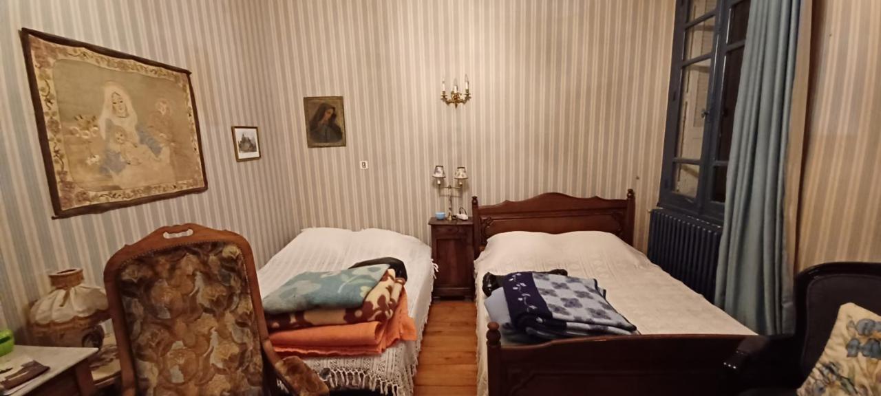 Chez Virginie - Du Bourg Homestay Lourdes